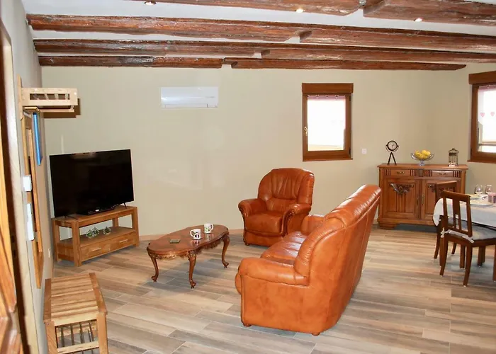 Holiday home Maison D En *